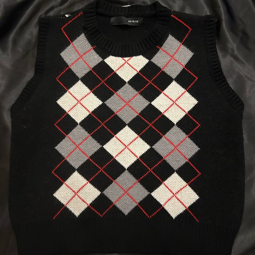 max & gino’s plaid sweater vest unworn